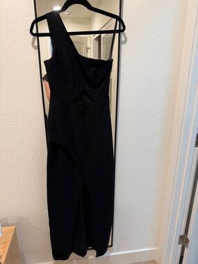 BCBGMaxAzria | Dresses | Bcbgmaxazria Luna Ruffled Evening Dress Size Small  2 Bcbg | Poshmark